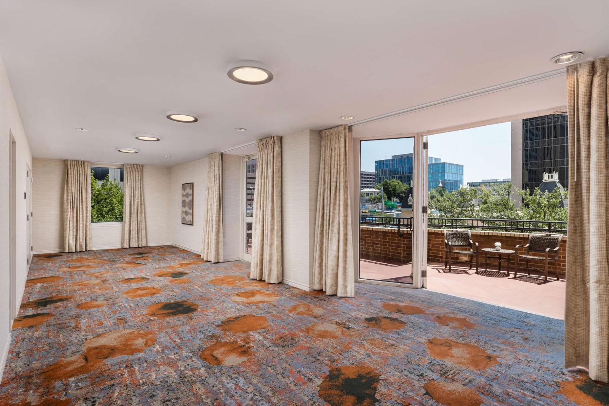 Doubletree Suites By Hilton Austin Downtown Capitol Zewnętrze zdjęcie