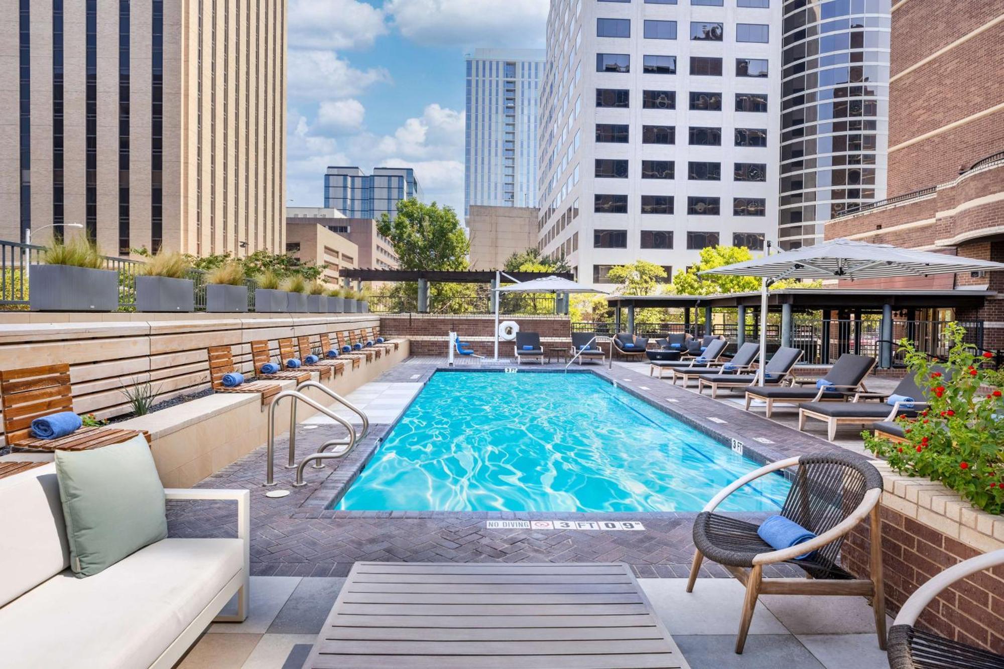 Doubletree Suites By Hilton Austin Downtown Capitol Zewnętrze zdjęcie