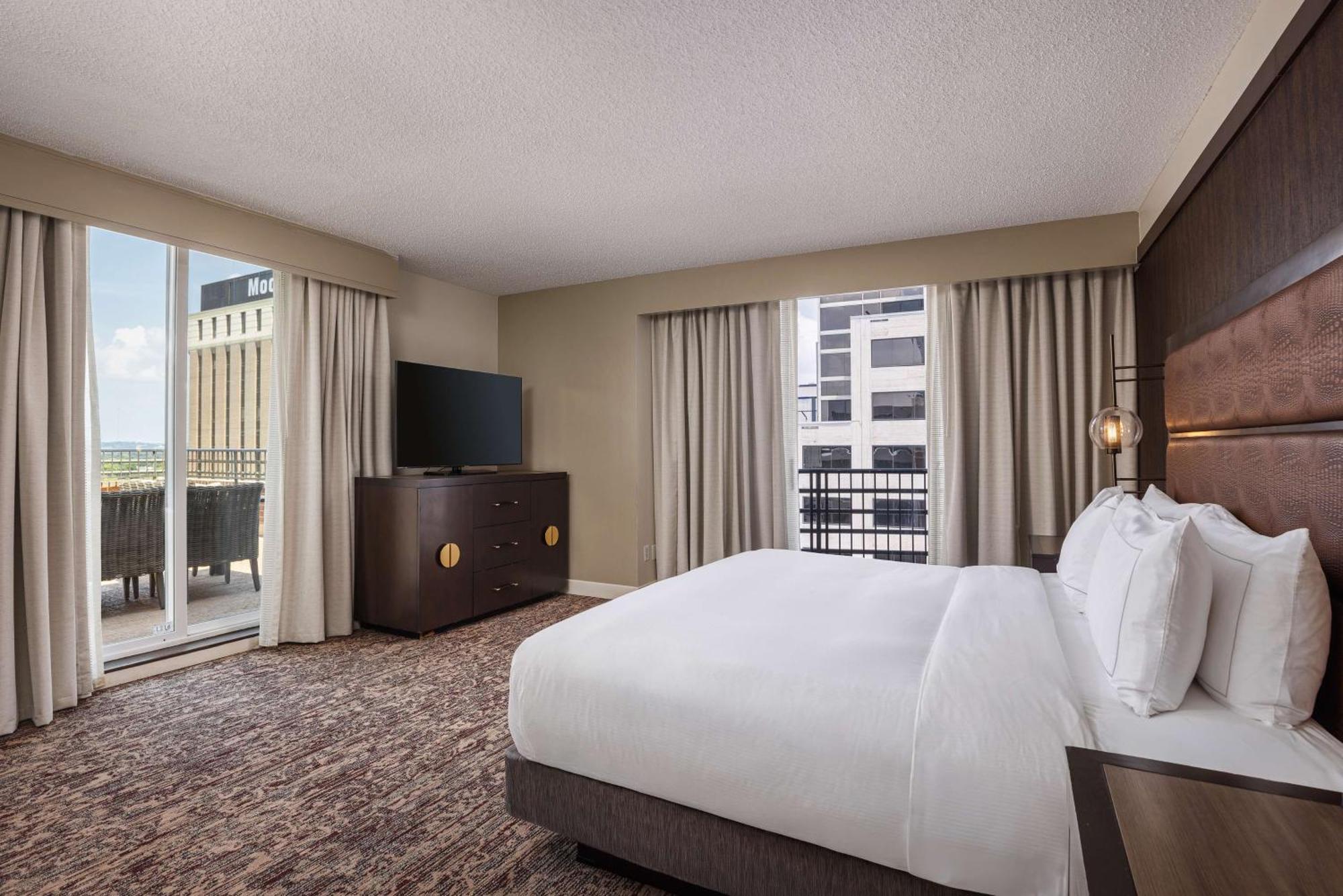 Doubletree Suites By Hilton Austin Downtown Capitol Zewnętrze zdjęcie