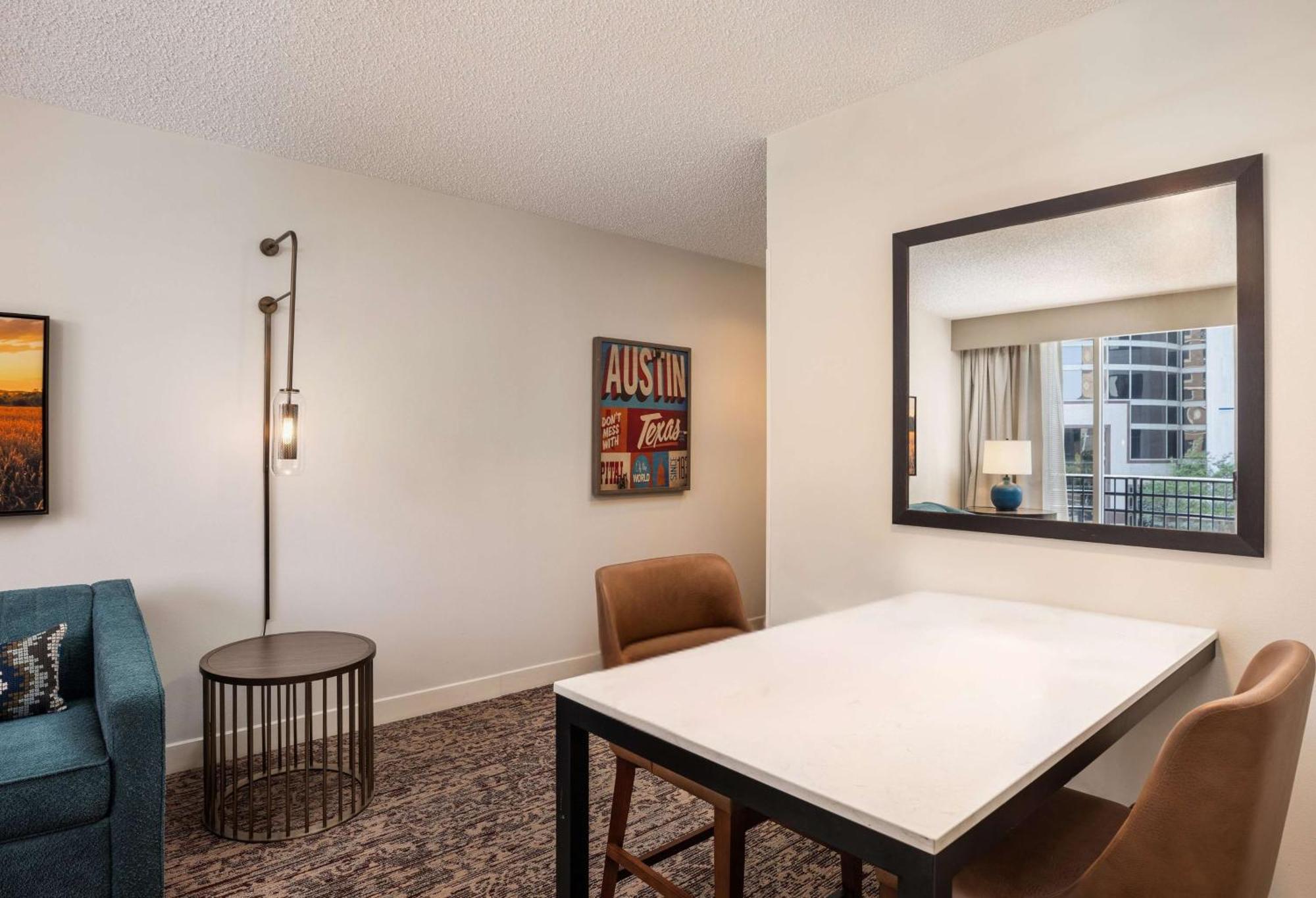 Doubletree Suites By Hilton Austin Downtown Capitol Zewnętrze zdjęcie