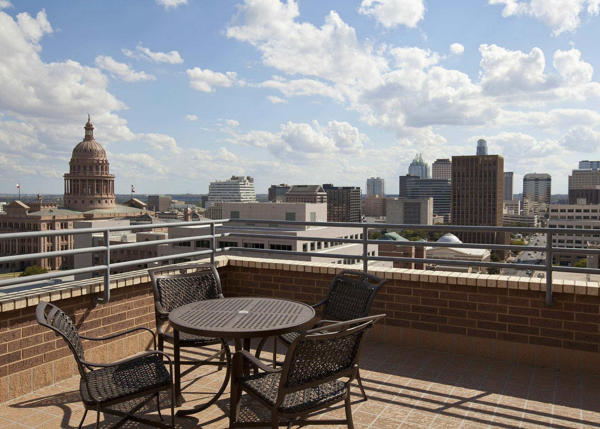 Doubletree Suites By Hilton Austin Downtown Capitol Udogodnienia zdjęcie